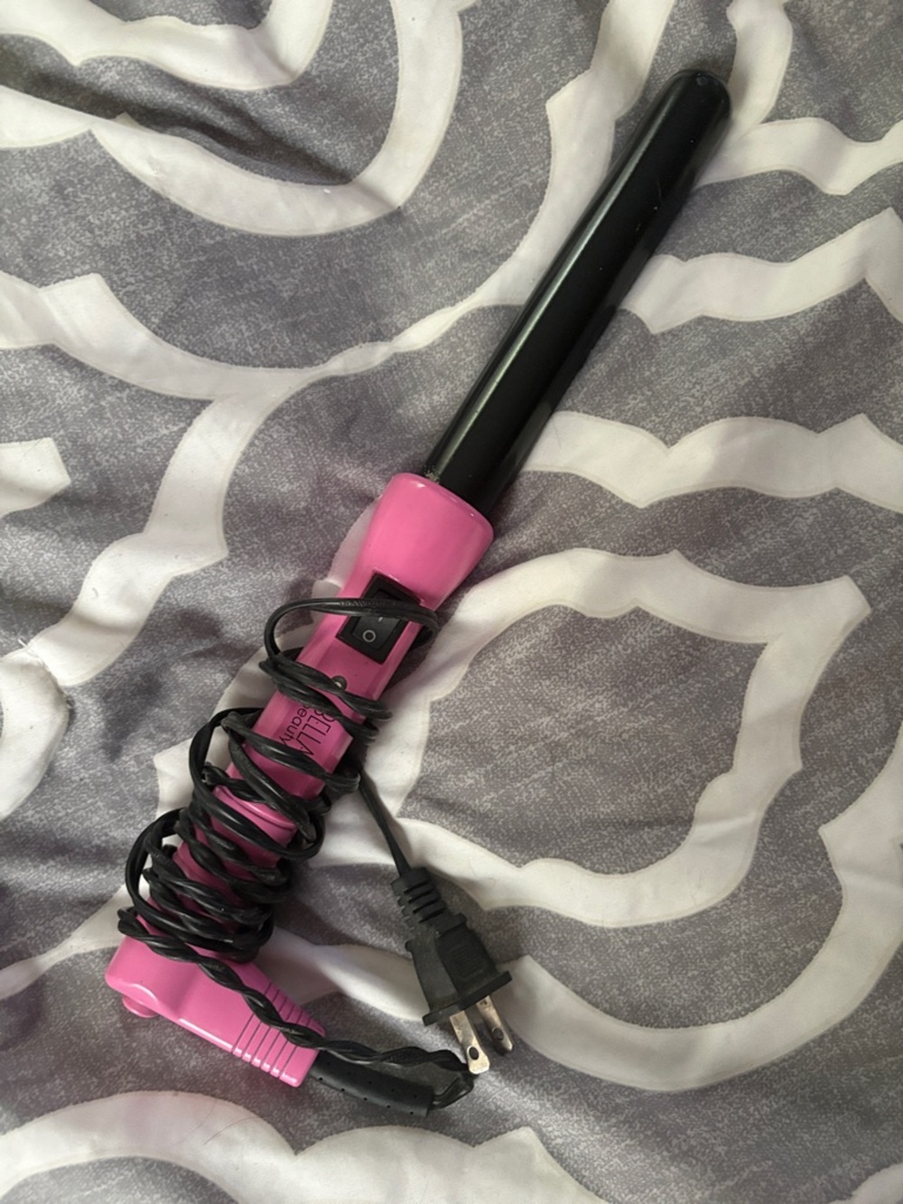 Pink and Black Curling Wand